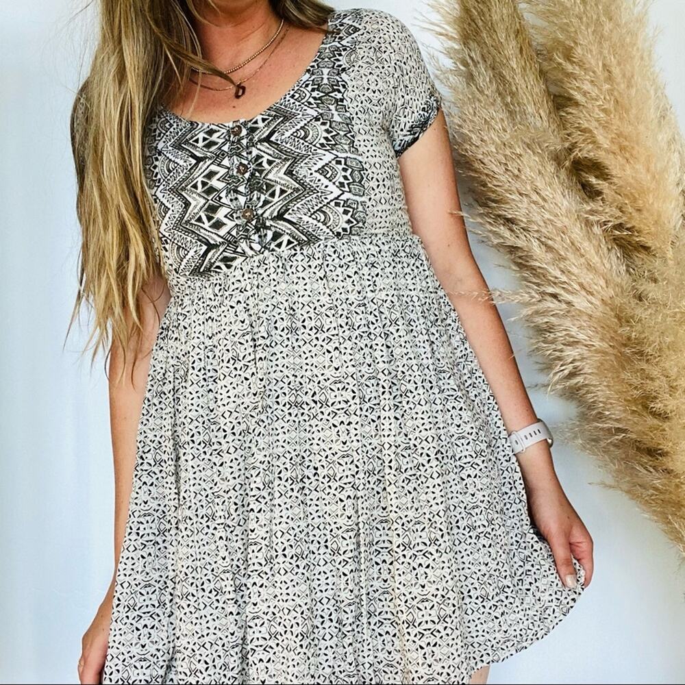 Free People Sundown White Green Print Cutout Babydoll Henley Shirt Mini Dress XS